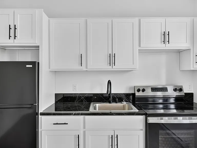 1140 Ashland St #D — Photo 10