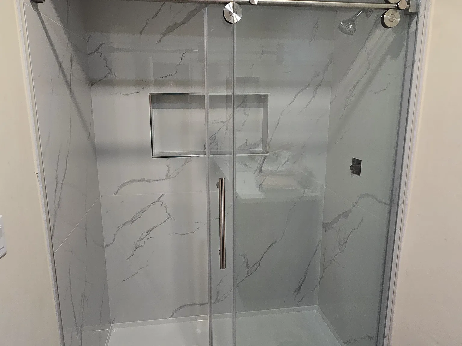 2 bed, 900 sqft, $4,000 — Photo 2
