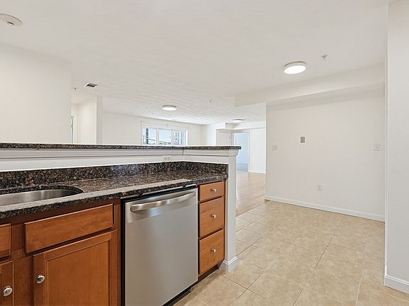 5th image of 51 Pearl St Unit 205