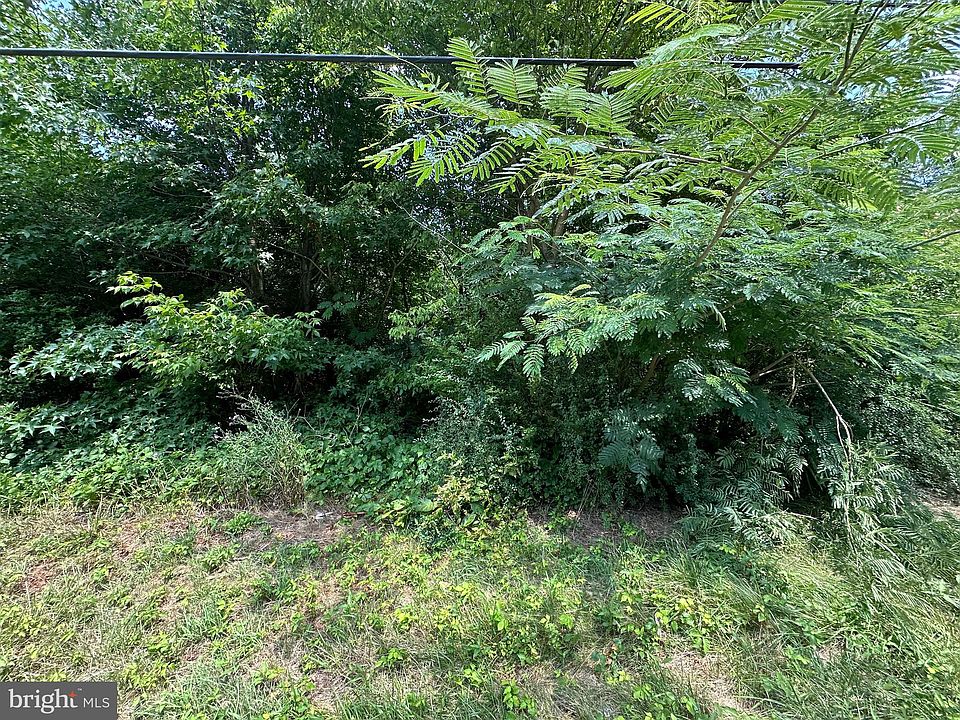 2nd image of 746 Yorketown Rd