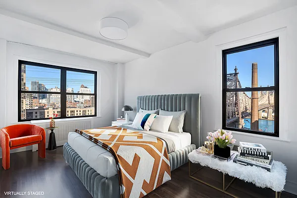 Sold by R New York | media 19