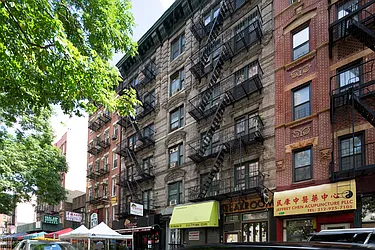 Rented by R New York