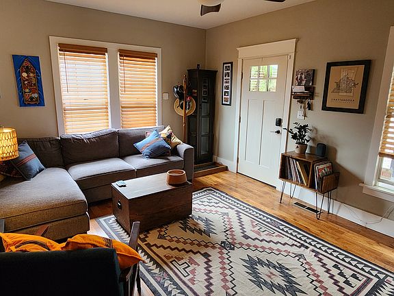 5th image of 317 Peak St