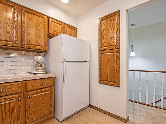 5th image of 2047 Ken Ade St NE