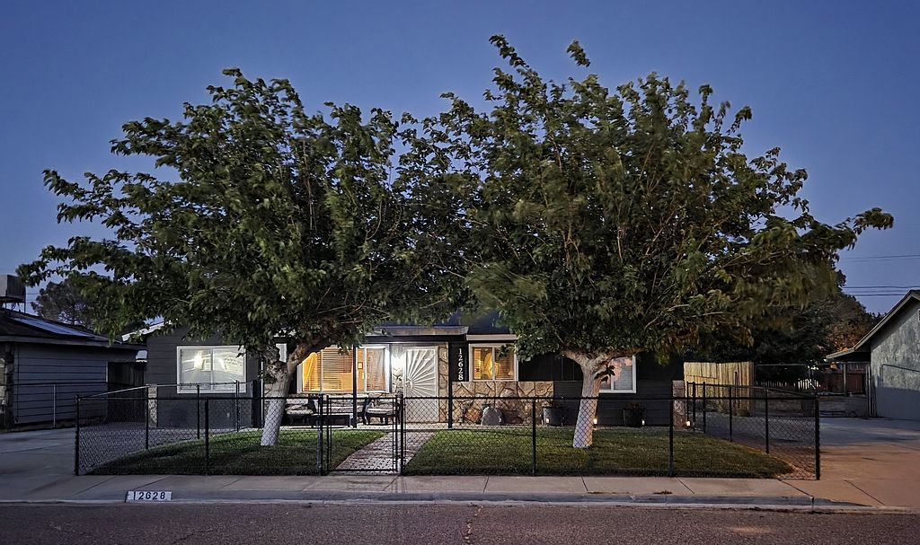 12628 Daisy St - Property Image