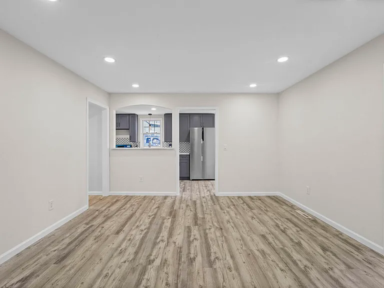 728 Glen Rd — Photo 13