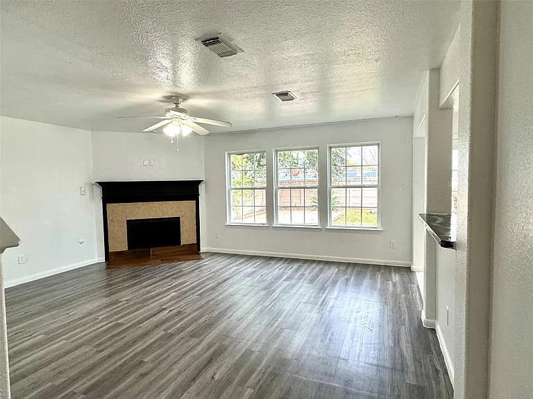 8435 Resada Park Ln — Photo 6