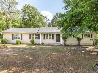 303 Woodhaven Rd, Centerville, GA 31028