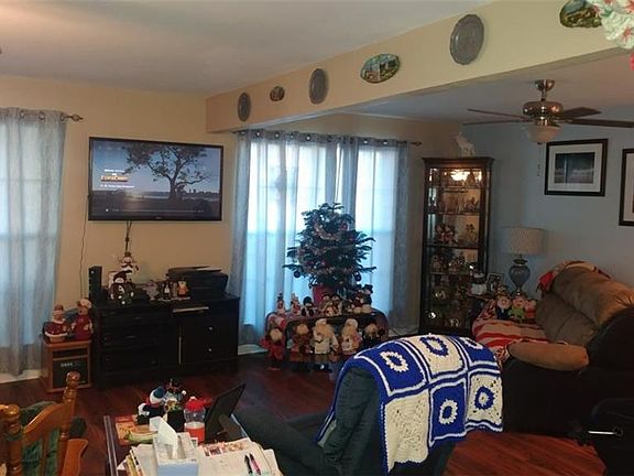 5th image of 304 W Black Oak Ln