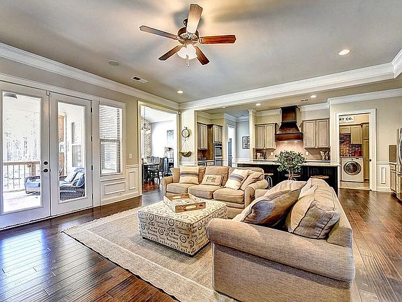 5th image of 98 Highpointe Dr