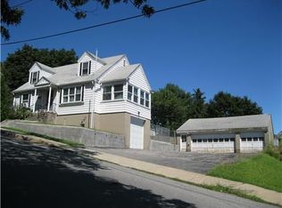 135 Whipple Ave, Cranston, RI 02920