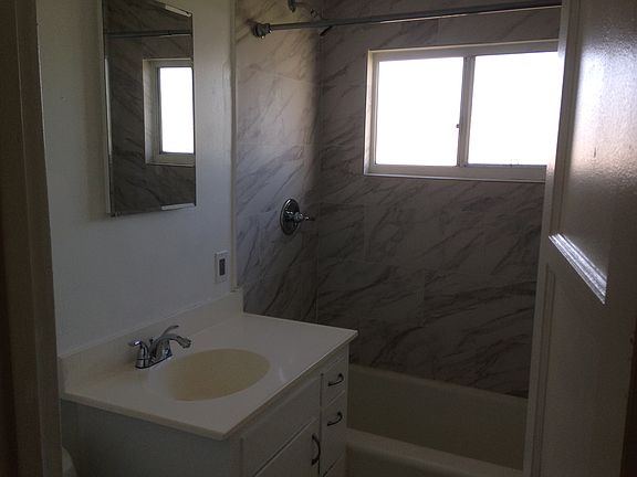 5th image of 3964 Dove St