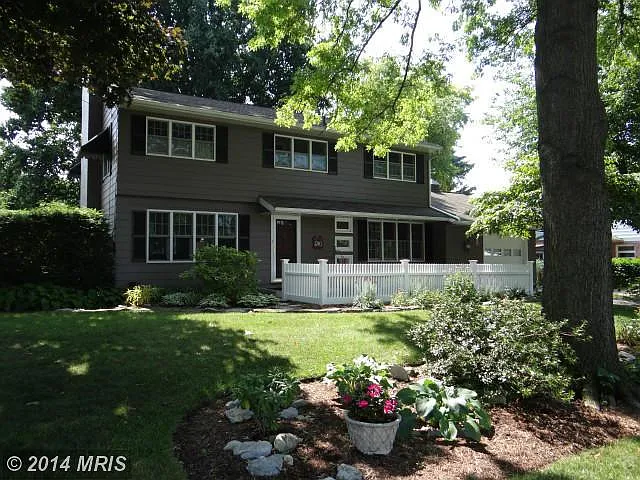 1740 Alexander Ave photo 1