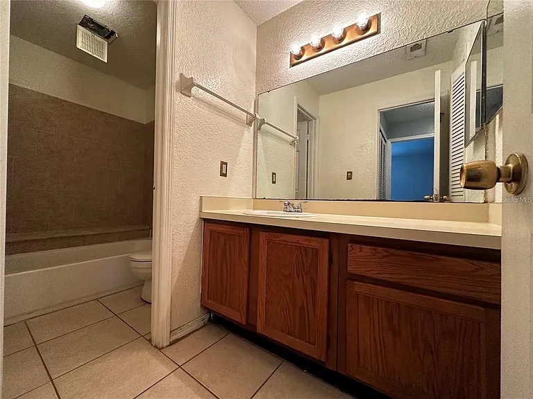 2942 Antique Oaks Cir #86 — Photo 24