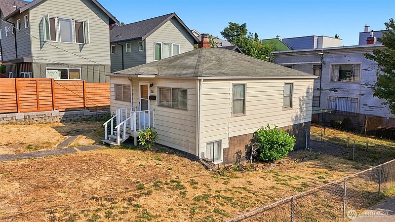 2nd image of 1403 E Alder Street
