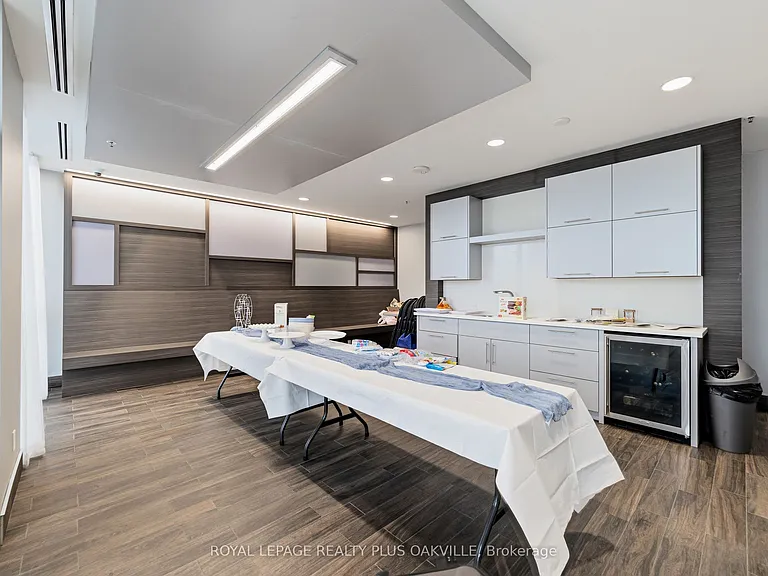 2087 Fairview St #2207 — Photo 28