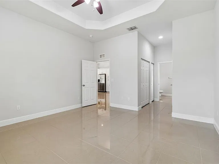 2311 W Aileen St — Photo 23