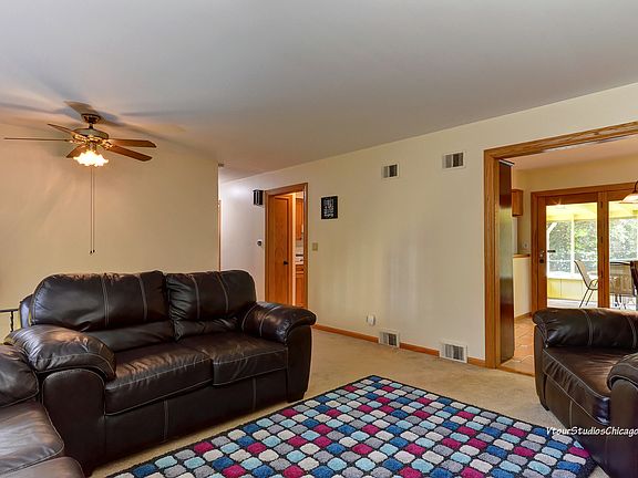 4th image of 29W261 Hawthorne Ln