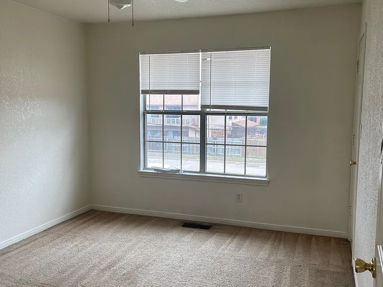3803 Ys Pak Ct #C — Photo 14