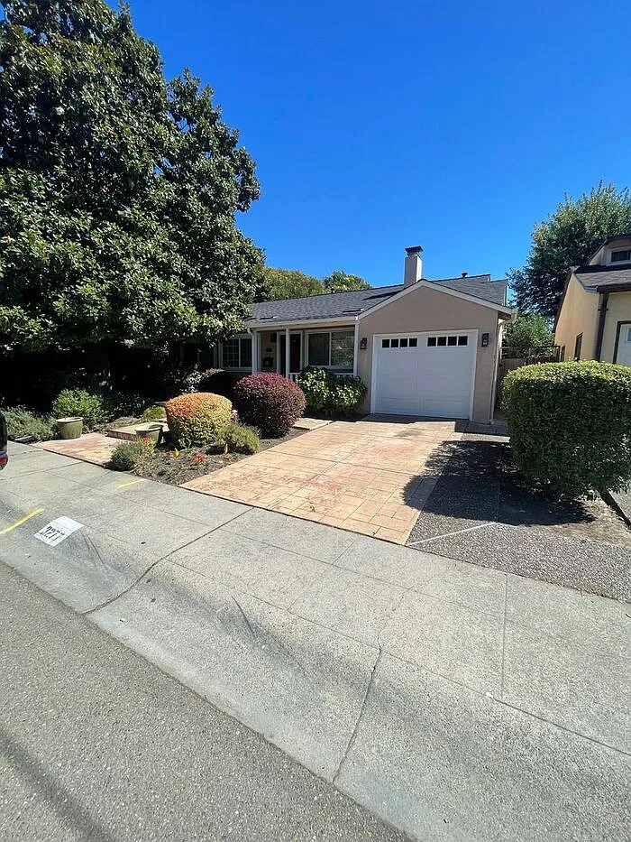 3277 Barlow Dr photo 1