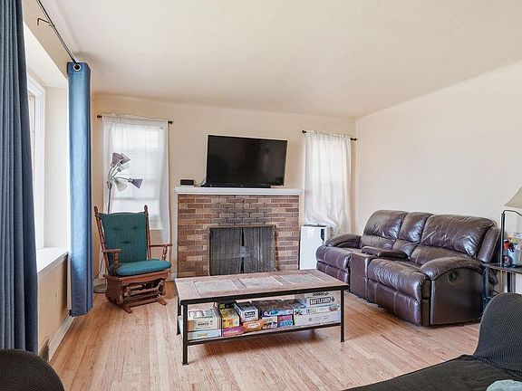 5th image of 1524 E Glass Ave