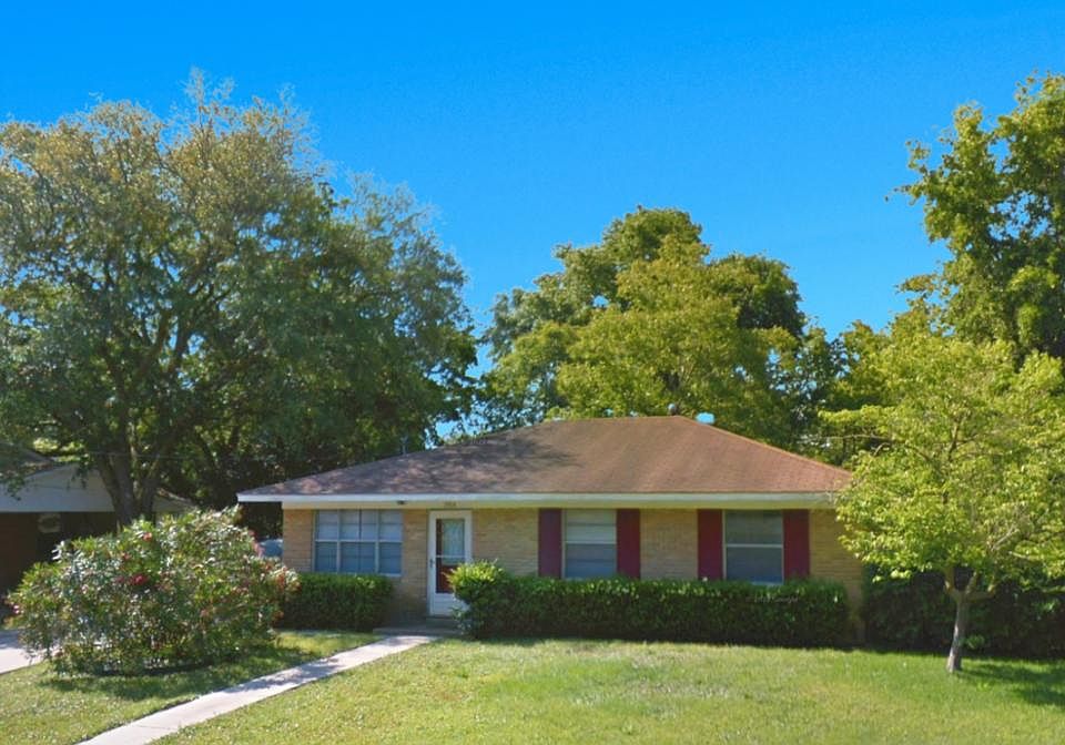 1st image of 2506 Demaret Dr