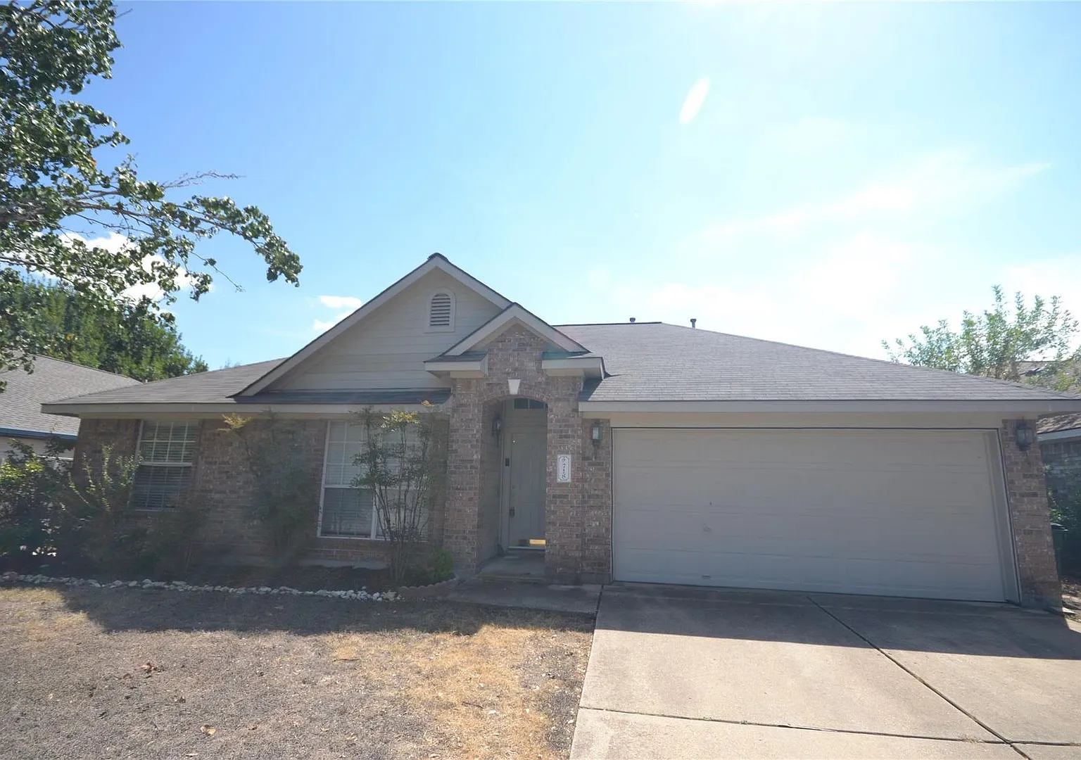 3 Bedroom 2 Bath in Oak Ridge — Photo 1