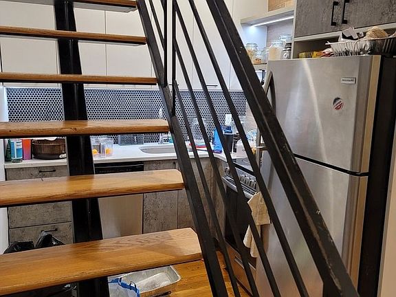 4th image of 1772 Bergen St #4