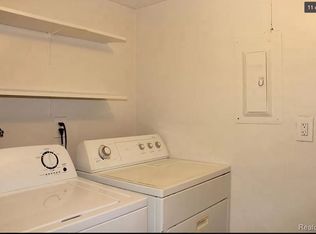 19 Beechwoode Ln #1, Pontiac, MI 48340