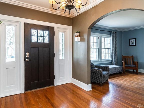 4th image of 44 Ivanhoe Ave