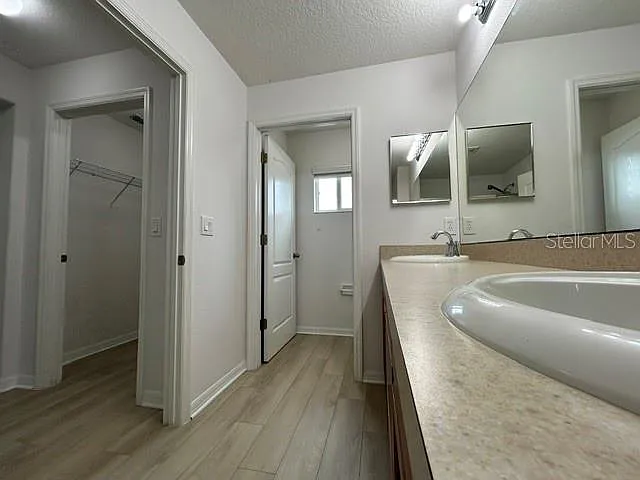 1221 Priory Cir — Photo 15