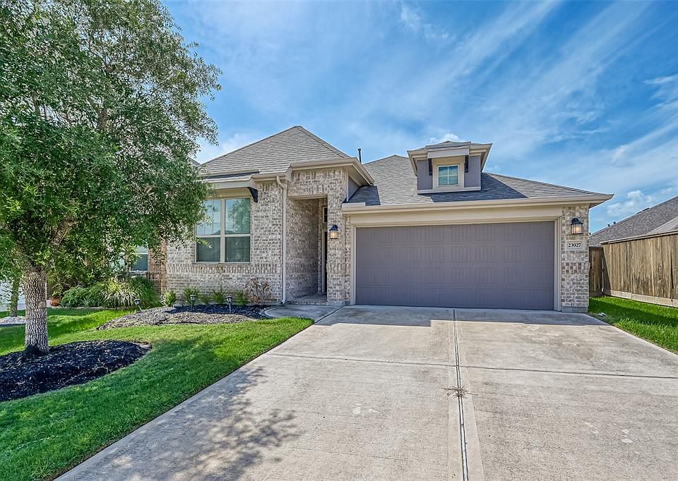1st image of 23927 Villa Lisa Dr