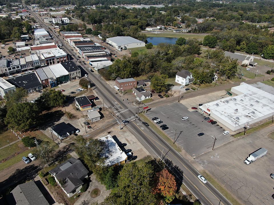 2nd image of 26596 E Main St