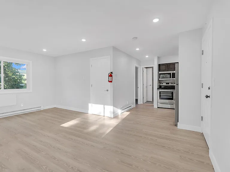 557 S Broad St #C2 — Photo 2