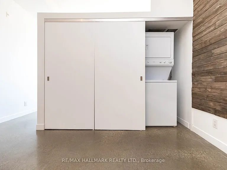 549 King St E #306 — Photo 20