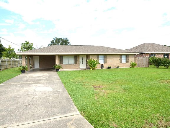 2nd image of 708 Oak Ln
