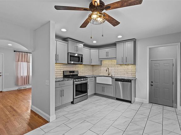 2nd image of 2515 Mockingbird Ln