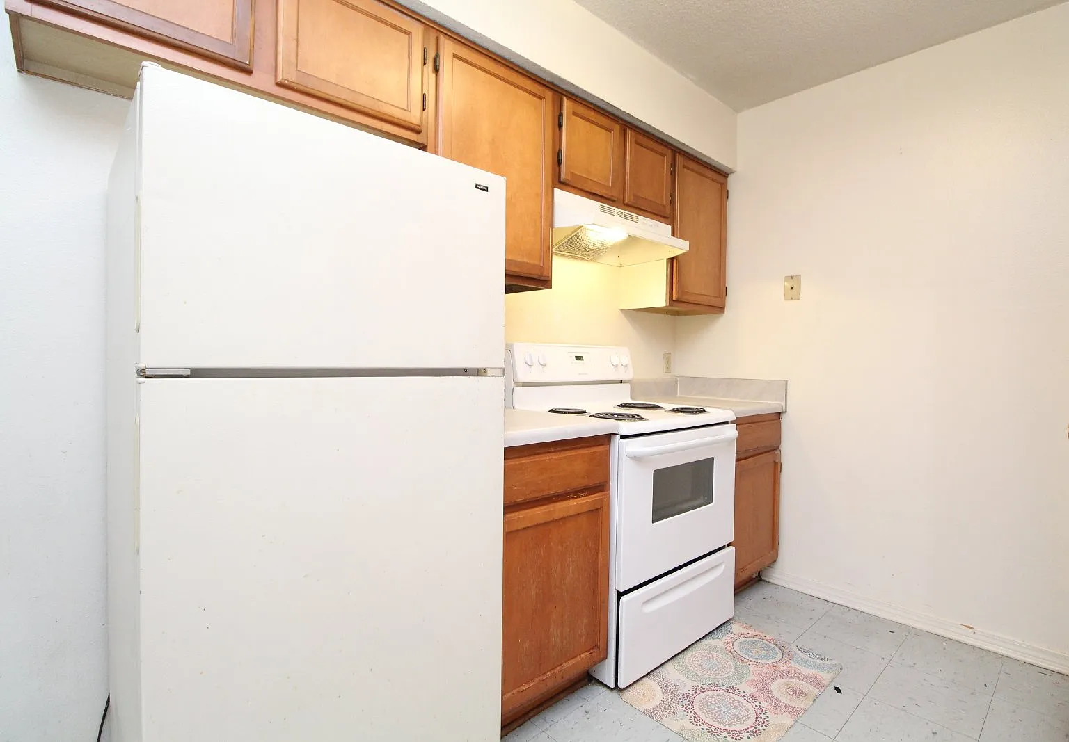3 bed, 2.0 bath, 1080 sqft, $1,400 — Photo 4