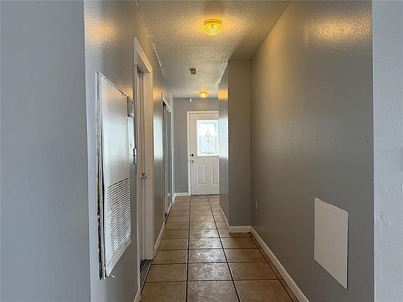 5th image of 2427 Camden Oaks Pl