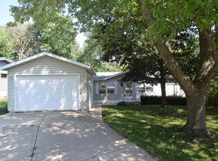 147 Serenity Oaks Ter, Watertown, WI 53098