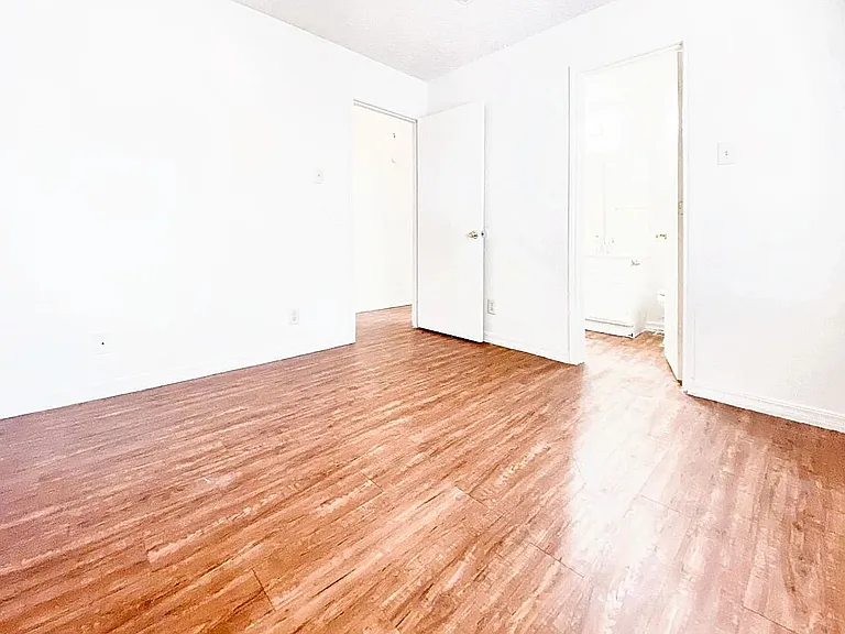 106 Hughson Ct — Photo 13