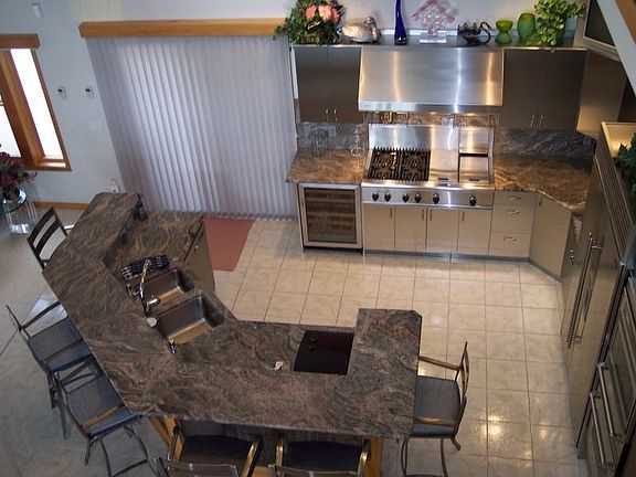 Roomy Kitchen for All the Chefs