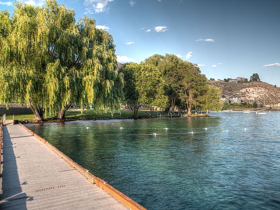 "The Willows" Comm. Access