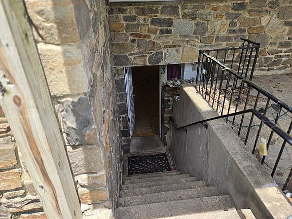 3rd image of 2917 Chesley Ave #3