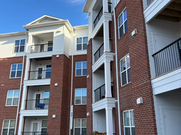 Ashlake Crossing and Ashlake Trails, 7420 Ashlake Pkwy #104, Chesterfield, VA 23832
