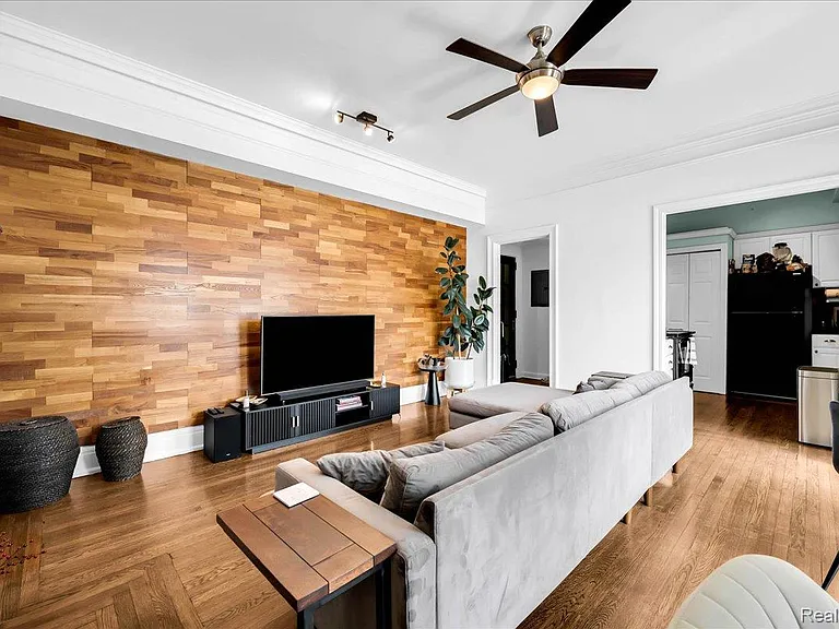 2900 E Jefferson Ave #D201 — Photo 6