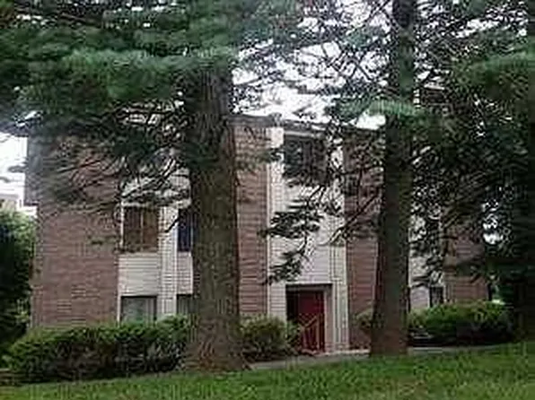227 Burgundy Hill Ln, Middletown, CT 06457
