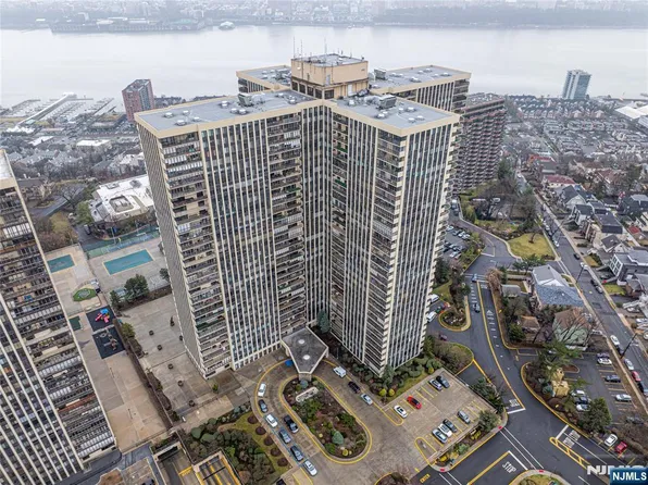 200 Winston Dr APT 1920, Cliffside Park, NJ 07010