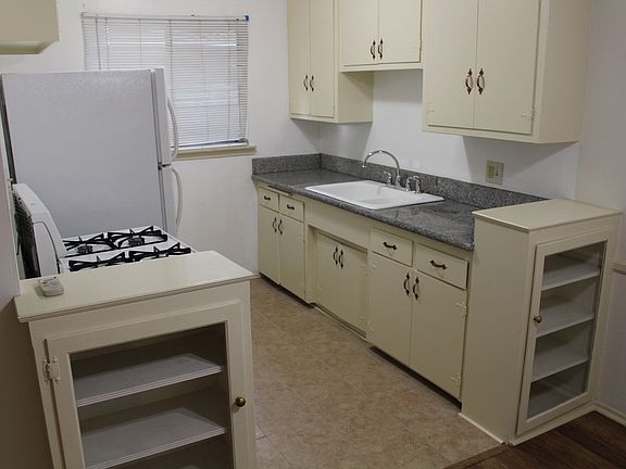 Kitchen/Granite Counter tops