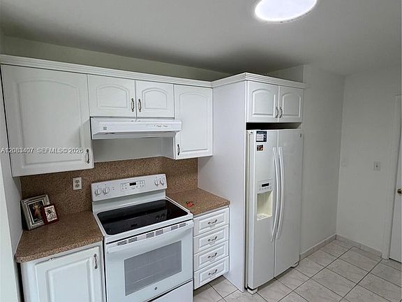4th image of 1732 SW 103rd Ave